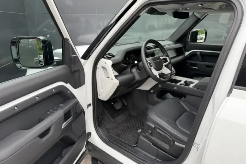 Land Rover Defender din 2024 cu 36.666 km - oferta LAN223412 - foto 7