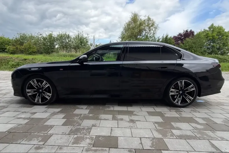 BMW 740 (Seria 7) din 2024 cu 25.215 km - oferta BMW223440 - foto 3