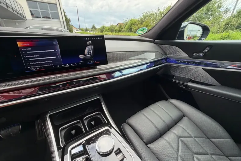BMW 740 (Seria 7) din 2024 cu 25.215 km - oferta BMW223440 - foto 25