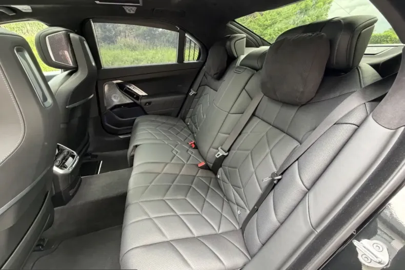 BMW 740 (Seria 7) din 2024 cu 25.215 km - oferta BMW223440 - foto 29