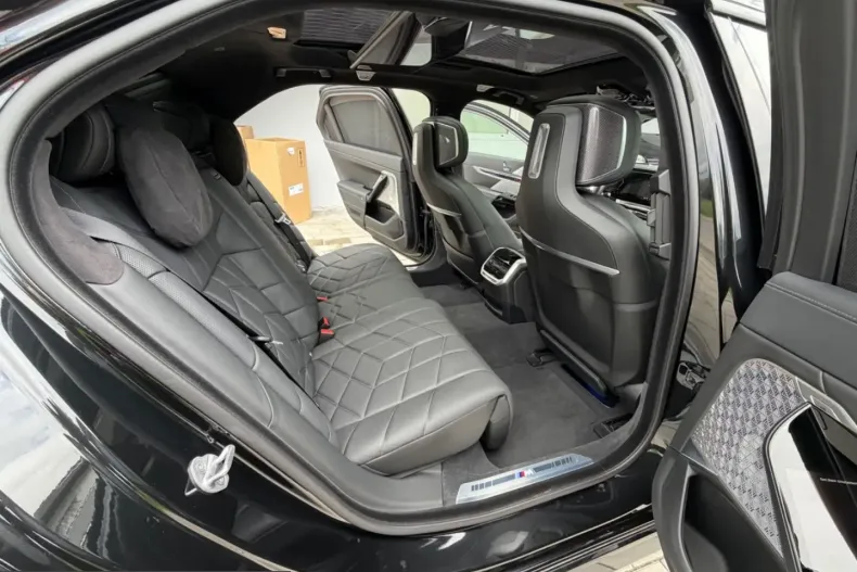 BMW 740 (Seria 7) din 2024 cu 25.215 km - oferta BMW223440 - foto 32