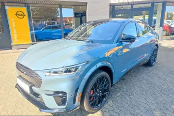 Ford Mustang Mach-E din 2023 - oferta FOR223446