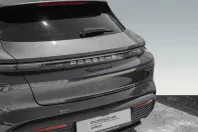 Porsche Taycan din 2025 cu 22.700 km - oferta POR223450 - foto 12