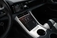 Porsche Taycan din 2025 cu 22.700 km - oferta POR223450 - foto 22