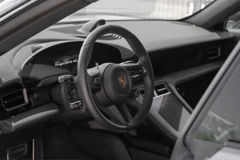 Porsche Taycan din 2025 cu 22.700 km - oferta POR223450 - foto 28