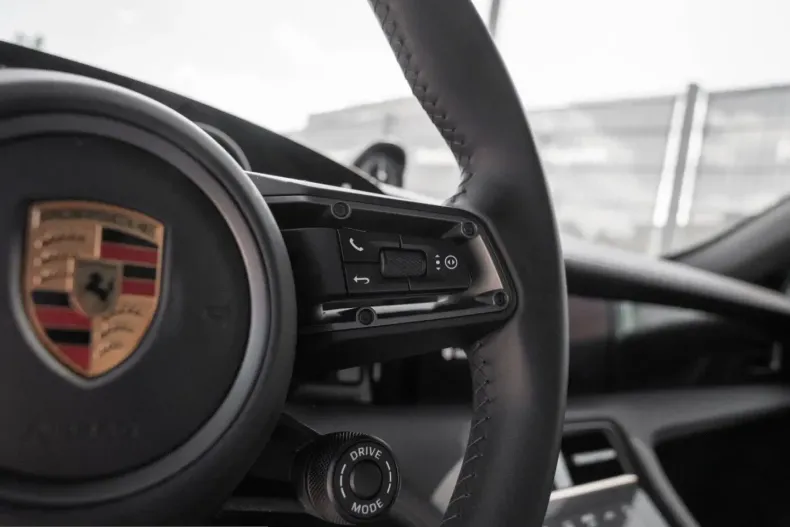 Porsche Taycan din 2025 cu 22.700 km - oferta POR223450 - foto 29