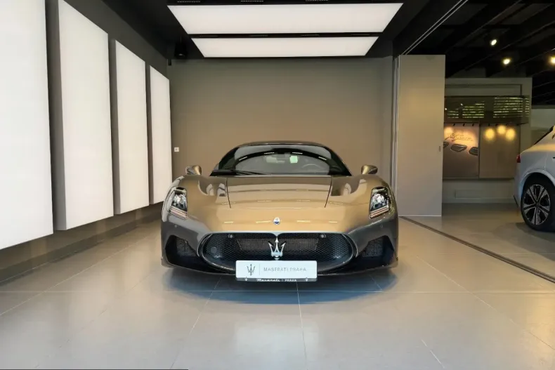 Maserati MC20 din 2023 cu 2.800 km - oferta MAS223455 - foto 2