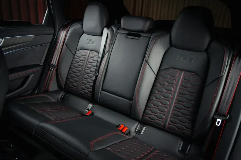 Audi RS6 din 2024 cu 16.500 km - oferta AUD223461 - foto 9