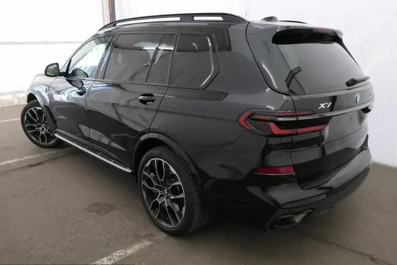 BMW X7 (Seria X) din 2025 cu 23.849 km - oferta BMW223476 - foto 3