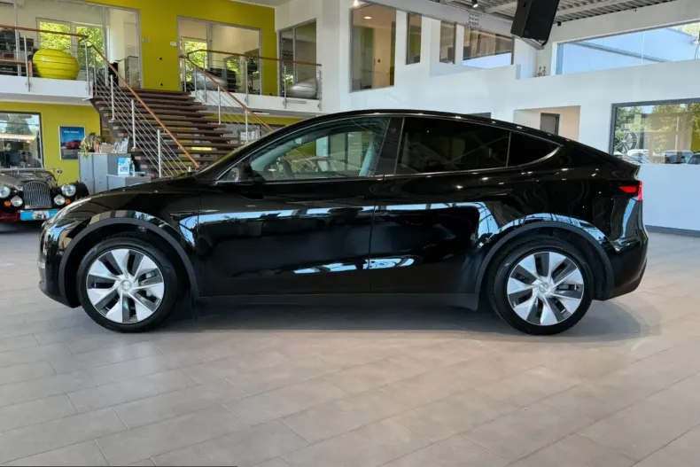 Tesla Model Y din 2023 cu 60.000 km - oferta TES223481 - foto 2