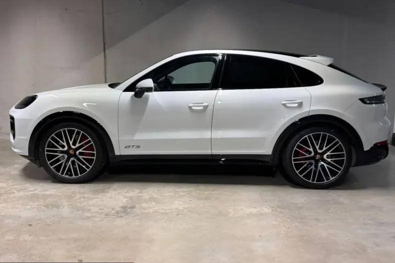 Porsche Cayenne din 2024 cu 23.700 km - oferta POR223489 - foto 3