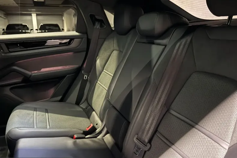 Porsche Cayenne din 2024 cu 23.700 km - oferta POR223489 - foto 17