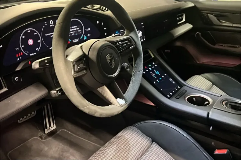 Porsche Taycan din 2024 cu 1.500 km - oferta POR223490 - foto 13