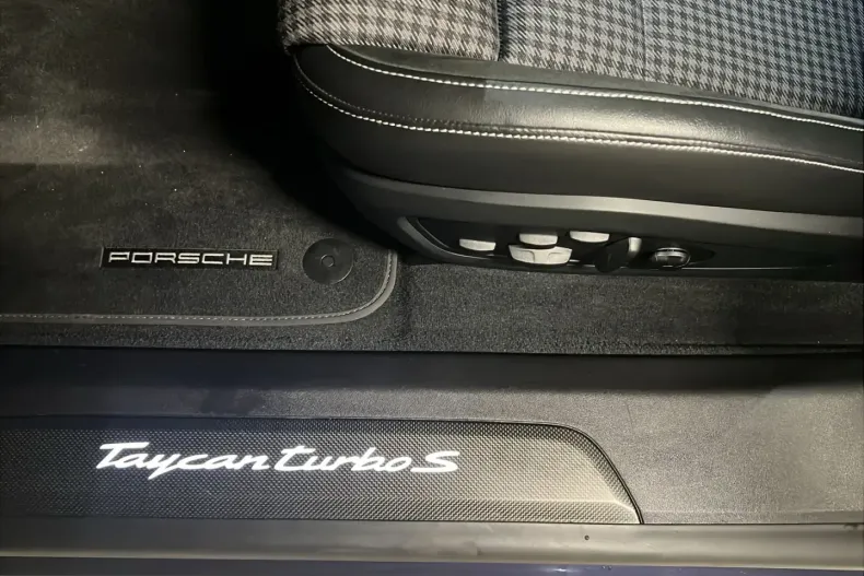 Porsche Taycan din 2024 cu 1.500 km - oferta POR223490 - foto 15