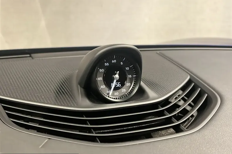 Porsche Taycan din 2024 cu 1.500 km - oferta POR223490 - foto 27
