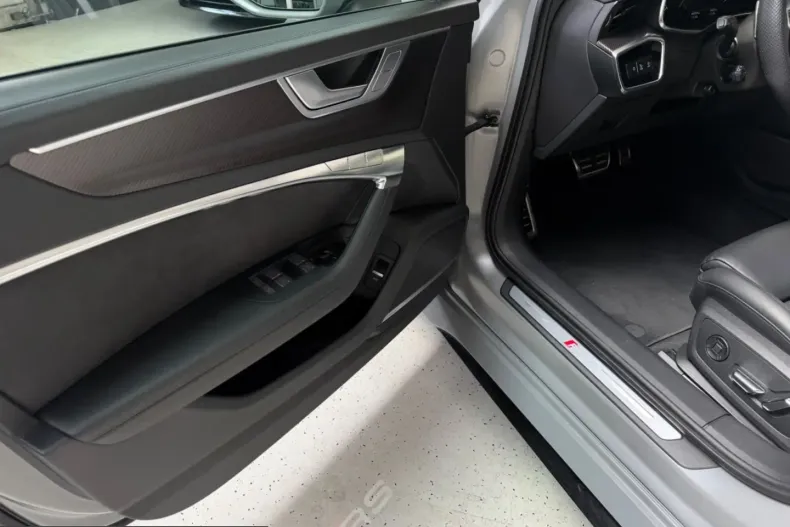 Audi RS6 din 2022 cu 40.450 km - oferta AUD223495 - foto 8