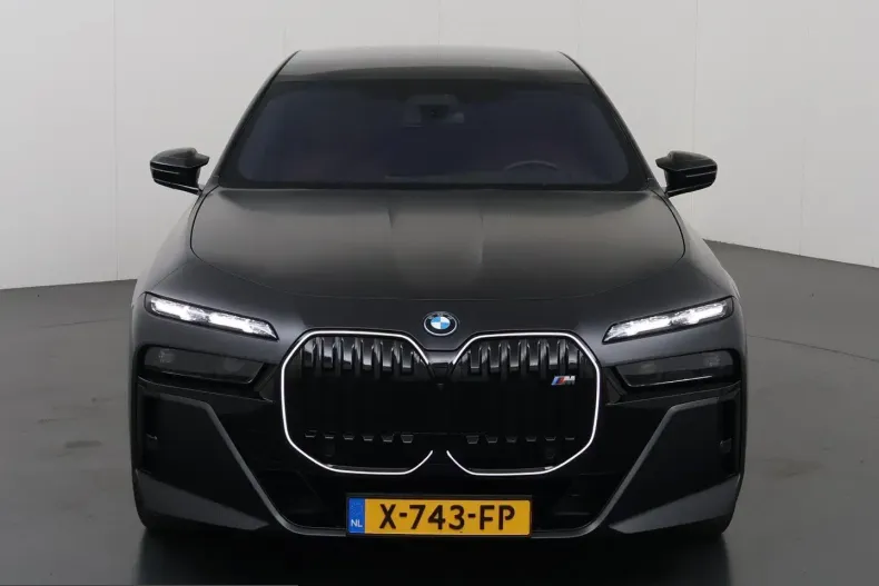 BMW i7 (Seria 7) din 2023 cu 52.019 km - oferta BMW223508 - foto 3