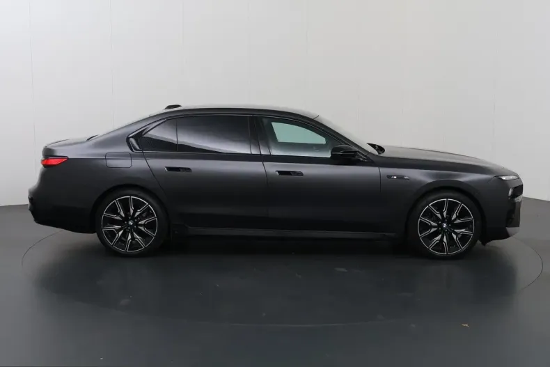 BMW i7 (Seria 7) din 2023 cu 52.019 km - oferta BMW223508 - foto 6