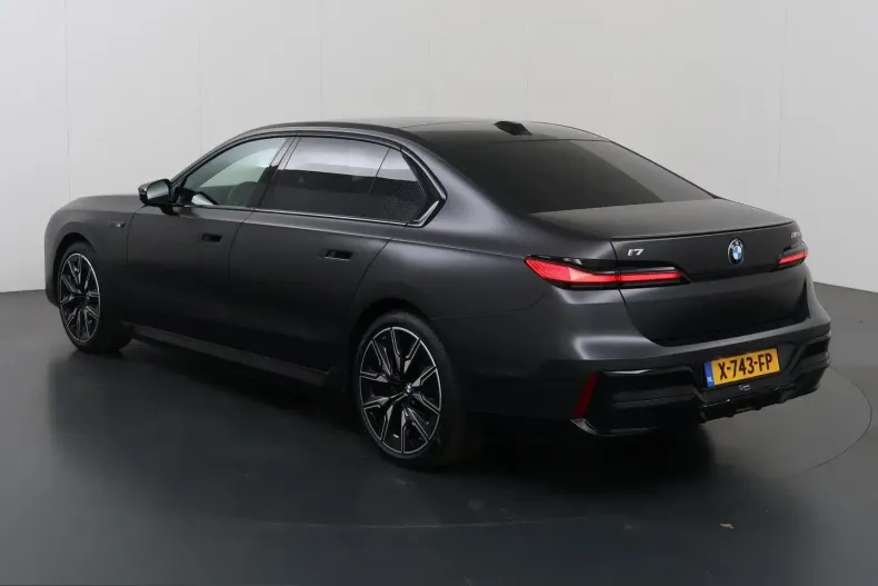 BMW i7 (Seria 7) din 2023 cu 52.019 km - oferta BMW223508 - foto 24