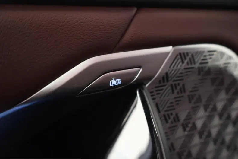 BMW i7 (Seria 7) din 2023 cu 52.019 km - oferta BMW223508 - foto 28