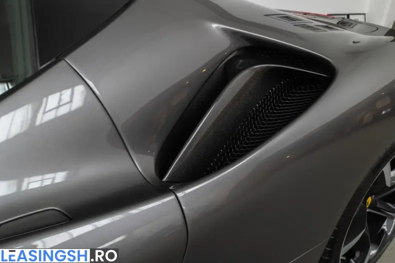 Ferrari SF90 din 2022 cu 3.300 km - oferta FER223512 - foto 22