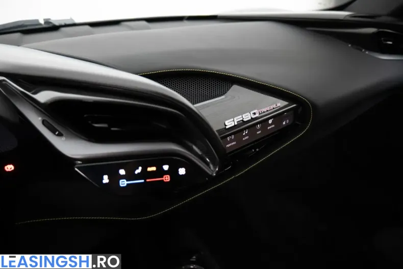 Ferrari SF90 din 2022 cu 3.300 km - oferta FER223512 - foto 32