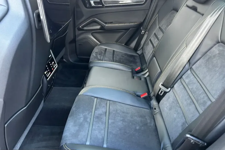 Porsche Cayenne din 2023 cu 53.700 km - oferta POR223516 - foto 16
