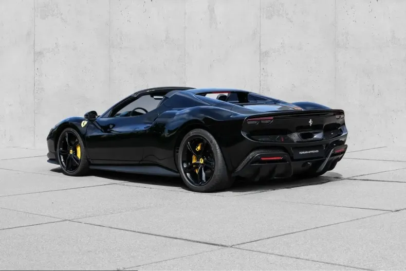 Ferrari 296 GTS din 2025 cu 3.777 km - oferta FER223517 - foto 3