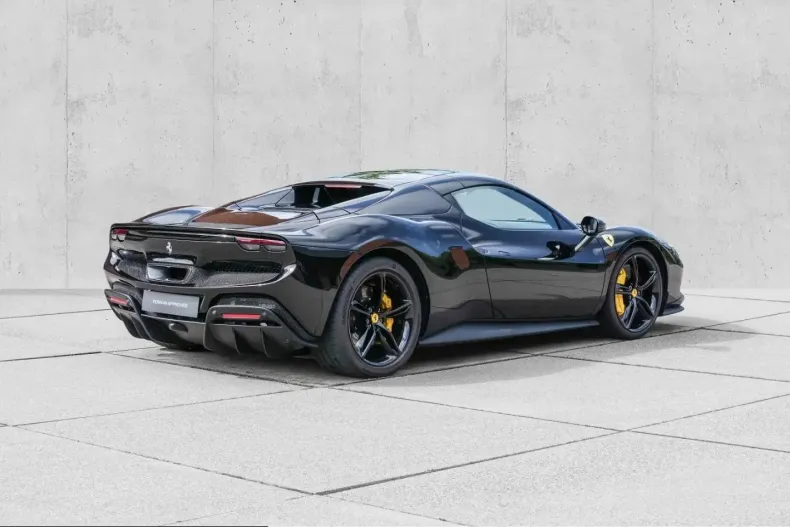 Ferrari 296 GTS din 2025 cu 3.777 km - oferta FER223517 - foto 9