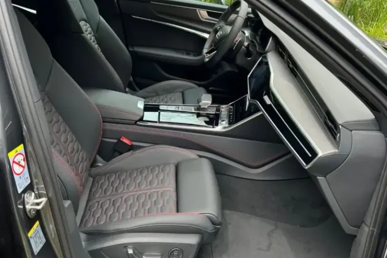 Audi RS6 din 2024 cu 1.950 km - oferta AUD223522 - foto 8