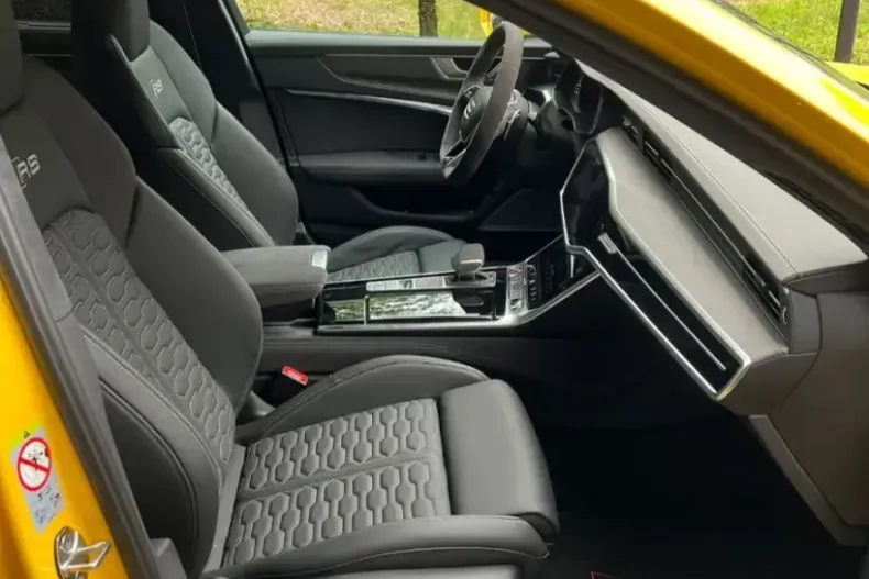 Audi RS6 din 2024 cu 4.970 km - oferta AUD223526 - foto 17
