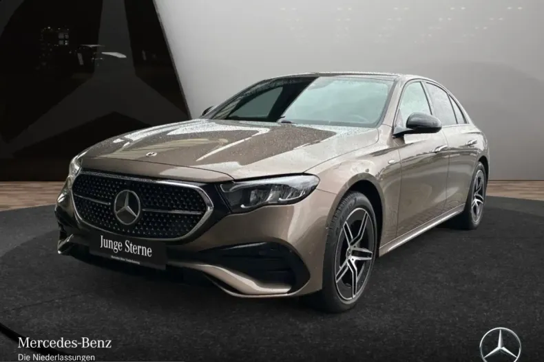 Mercedes-Benz E 300 (Clasa E) din 2025 cu 13.297 km - oferta MER223533 - foto 1
