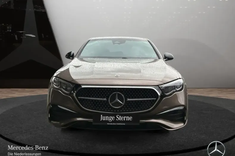 Mercedes-Benz E 300 (Clasa E) din 2025 cu 13.297 km - oferta MER223533 - foto 2