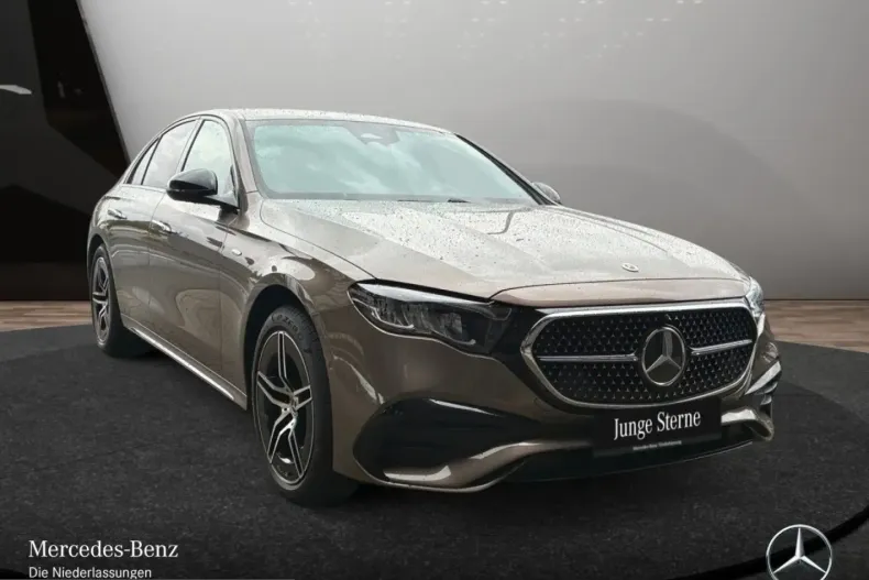 Mercedes-Benz E 300 (Clasa E) din 2025 cu 13.297 km - oferta MER223533 - foto 3