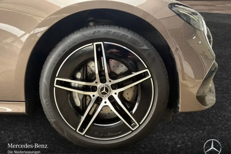 Mercedes-Benz E 300 (Clasa E) din 2025 cu 13.297 km - oferta MER223533 - foto 4