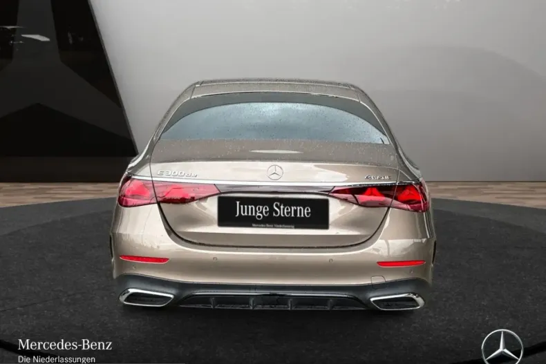 Mercedes-Benz E 300 (Clasa E) din 2025 cu 13.297 km - oferta MER223533 - foto 6