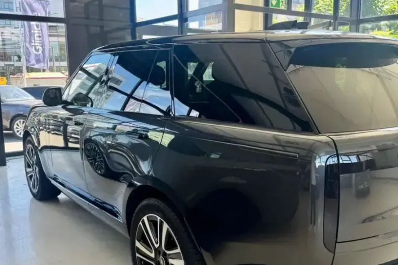 Land Rover Range Rover din 2025 cu 19.800 km - oferta LAN223535 - foto 4