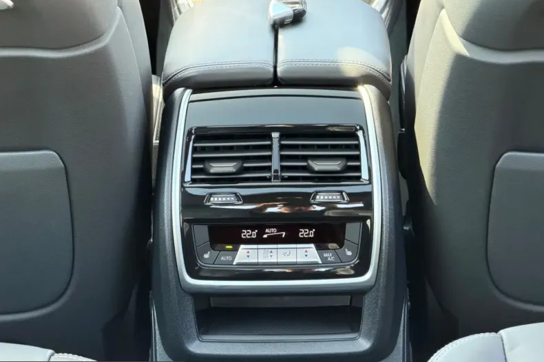 BMW X7 (Seria X) din 2023 cu 19.980 km - oferta BMW223546 - foto 35