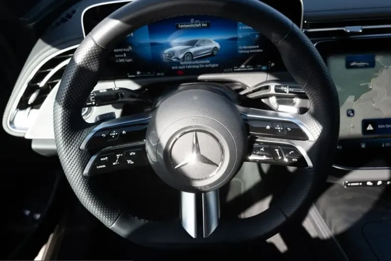 Mercedes-Benz E 300 (Clasa E) din 2025 cu 7.680 km - oferta MER223547 - foto 7