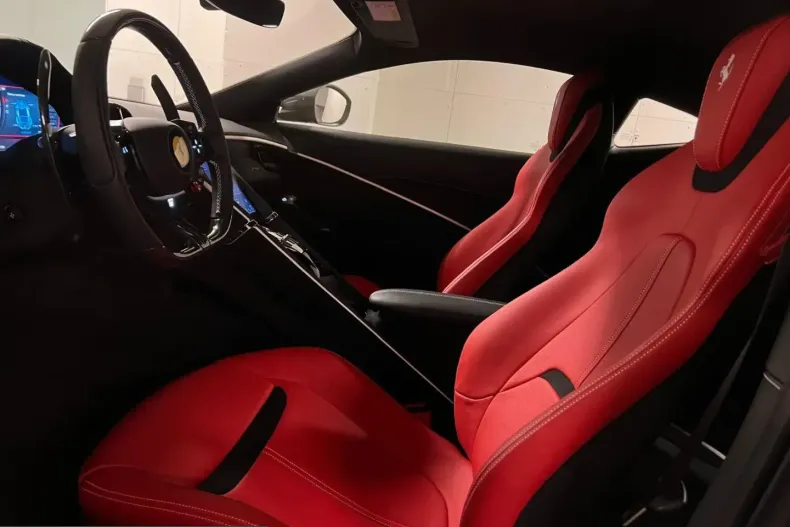 Ferrari Roma din 2022 cu 1.300 km - oferta FER223562 - foto 2