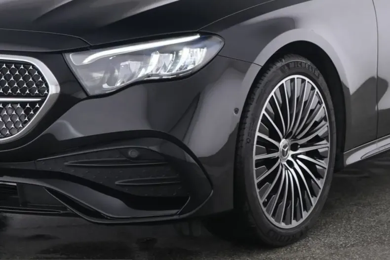 Mercedes-Benz E 220 (Clasa E) din 2025 cu 8.431 km - oferta MER223567 - foto 3