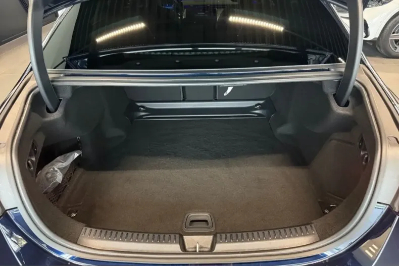 Mercedes-Benz E 220 (Clasa E) din 2025 cu 17.098 km - oferta MER223569 - foto 8
