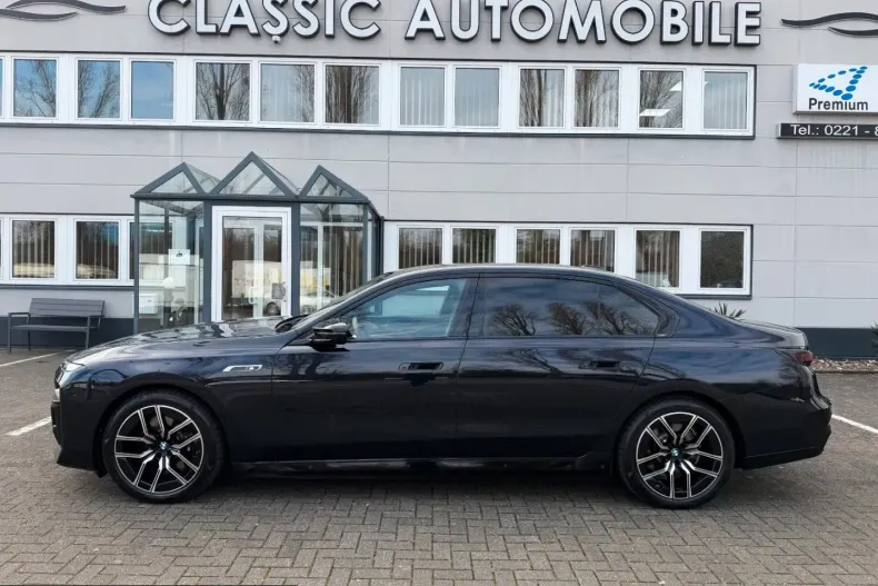 BMW i7 (Seria 7) din 2023 cu 16.528 km - oferta BMW223582 - foto 4