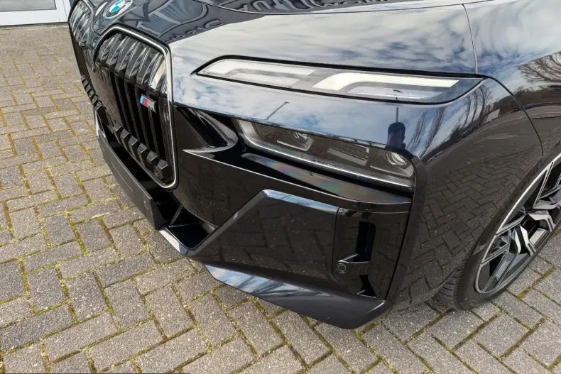 BMW i7 (Seria 7) din 2023 cu 16.528 km - oferta BMW223582 - foto 7