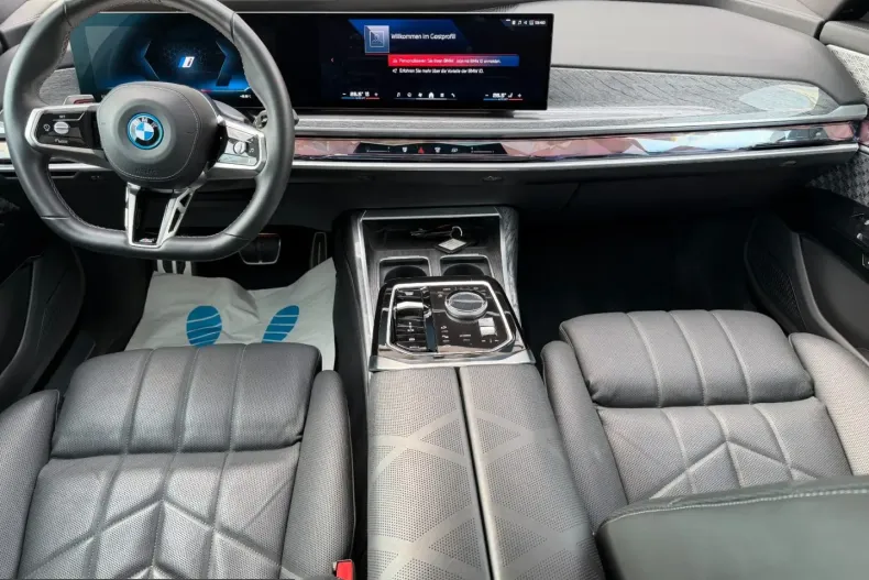 BMW i7 (Seria 7) din 2023 cu 16.528 km - oferta BMW223582 - foto 18