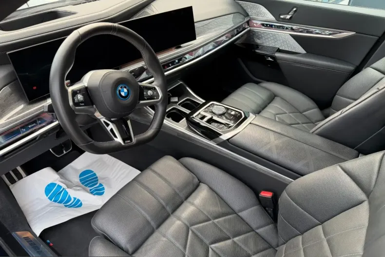 BMW i7 (Seria 7) din 2023 cu 16.528 km - oferta BMW223582 - foto 19