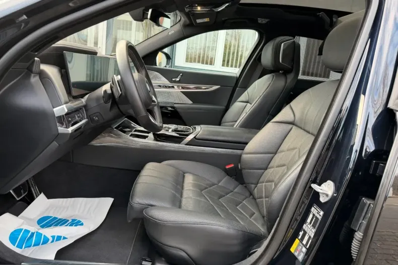 BMW i7 (Seria 7) din 2023 cu 16.528 km - oferta BMW223582 - foto 20