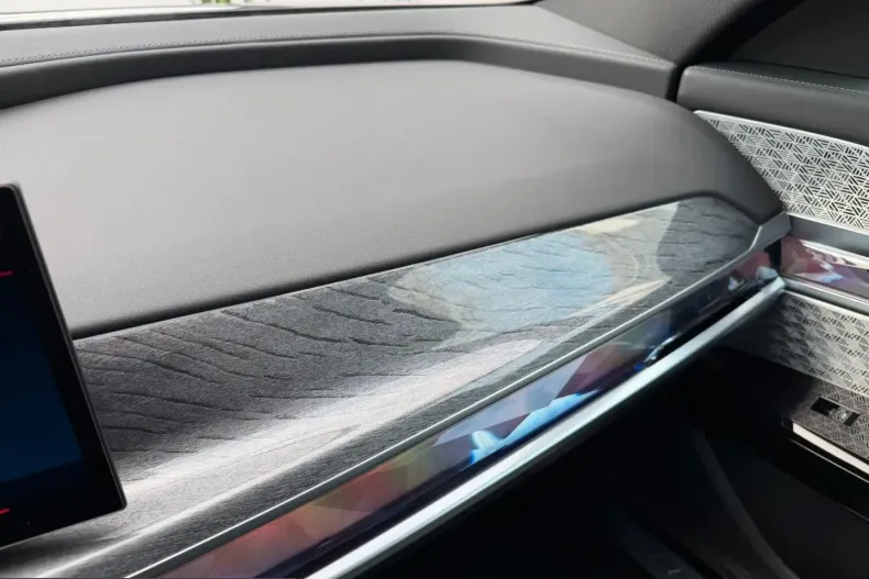 BMW i7 (Seria 7) din 2023 cu 16.528 km - oferta BMW223582 - foto 36
