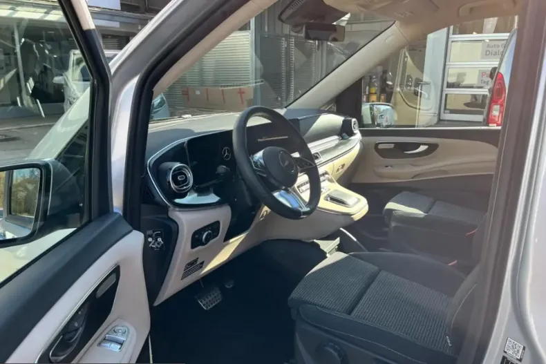 Mercedes-Benz V 300 (Clasa V) din 2025 cu 19.990 km - oferta MER223585 - foto 9