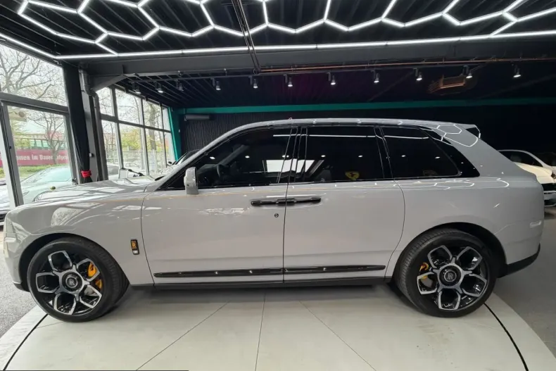 Rolls-Royce Cullinan din 2021 cu 43.554 km - oferta ROL223588 - foto 1